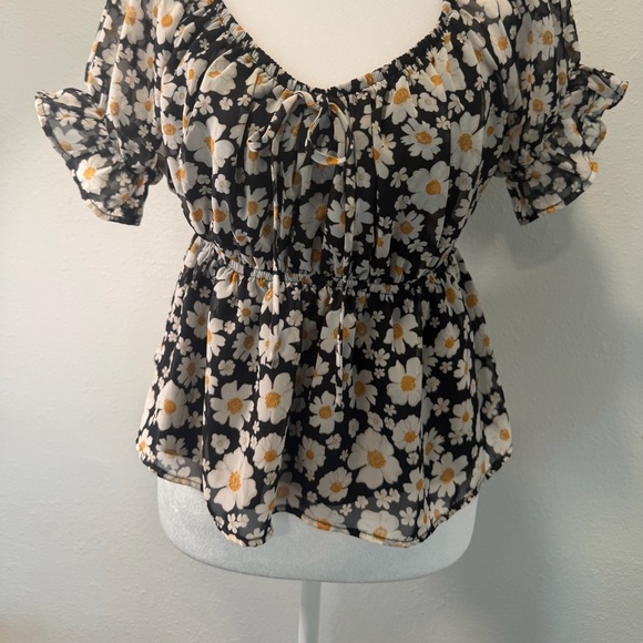 Black Floral puff sleeve Blouse country core peasant - Picture 4 of 5